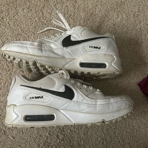 nike shoes women’s 7.5